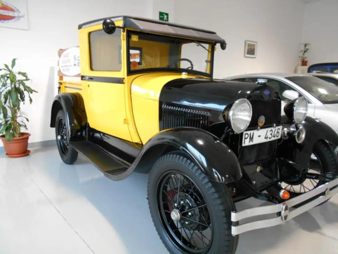 Ford 1/2 Ton Closed Cab Pickup, foto 3