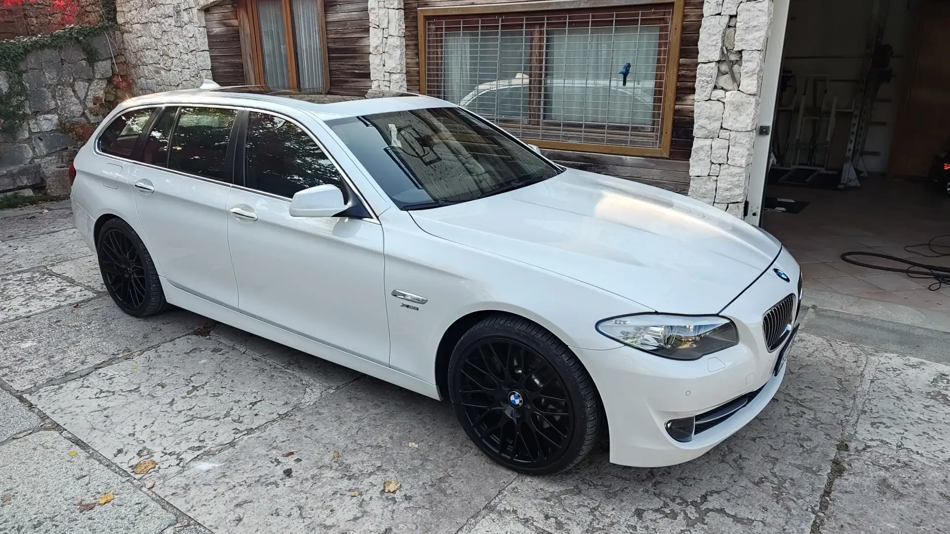 BMW 530 530d Touring xdrive auto - 1