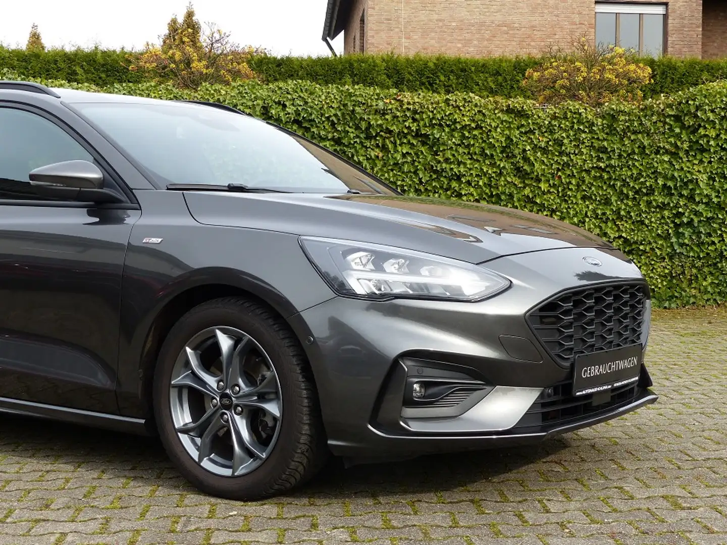 Ford Focus Turnier 1.0 EcoBoost Hybrid ST-LINE + NAVI Gris - 2
