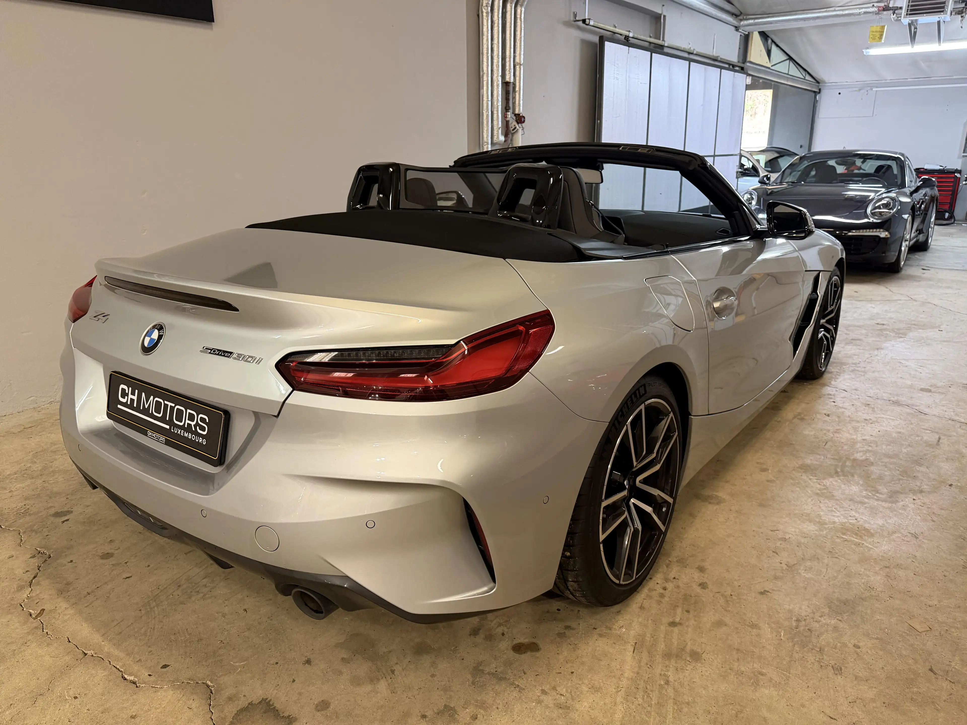 BMW Z4 30i M Sport — photo 7