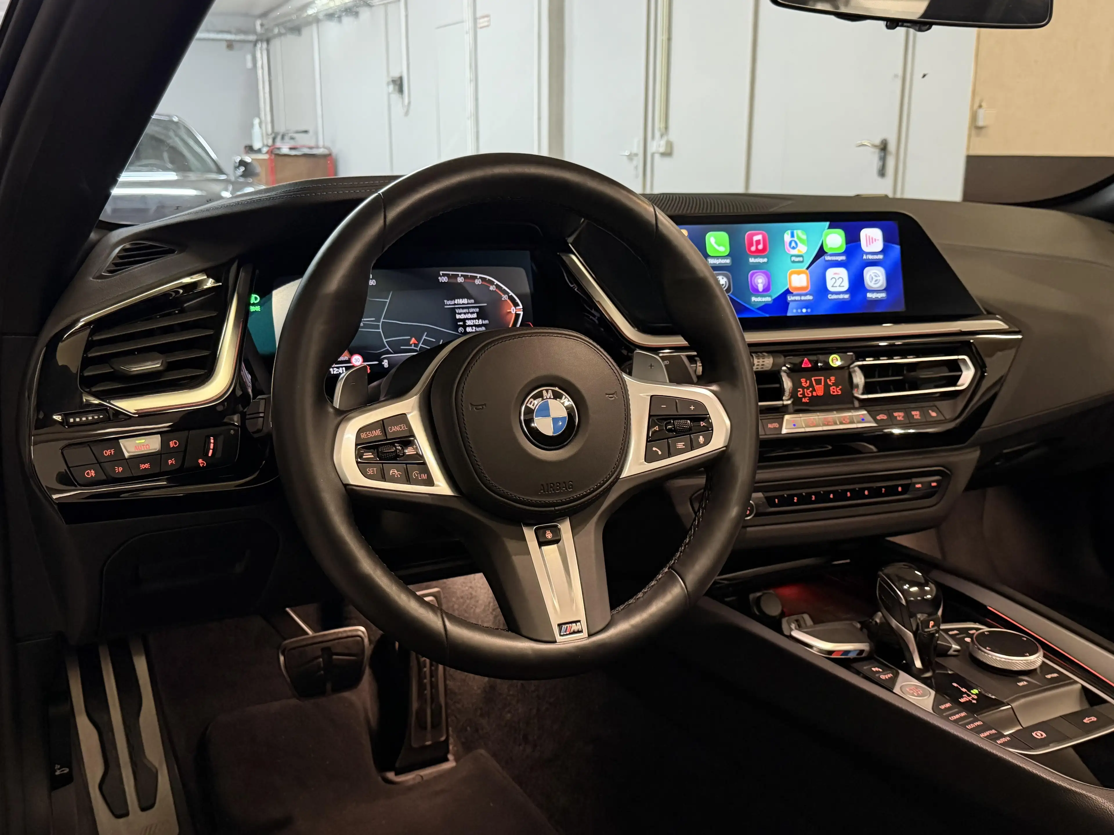 BMW Z4 30i M Sport — photo 11