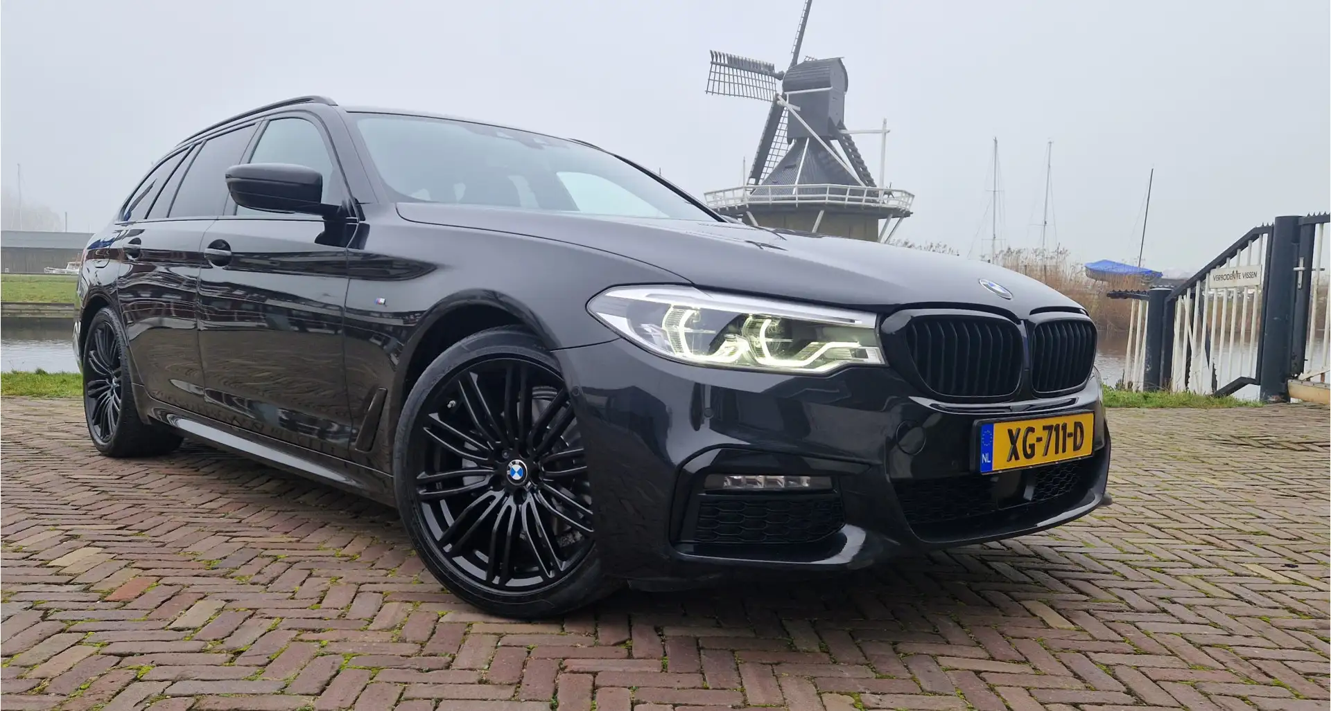 BMW 520 5-serie Touring 520d High Executive 50% deal 16.97 Zwart - 1