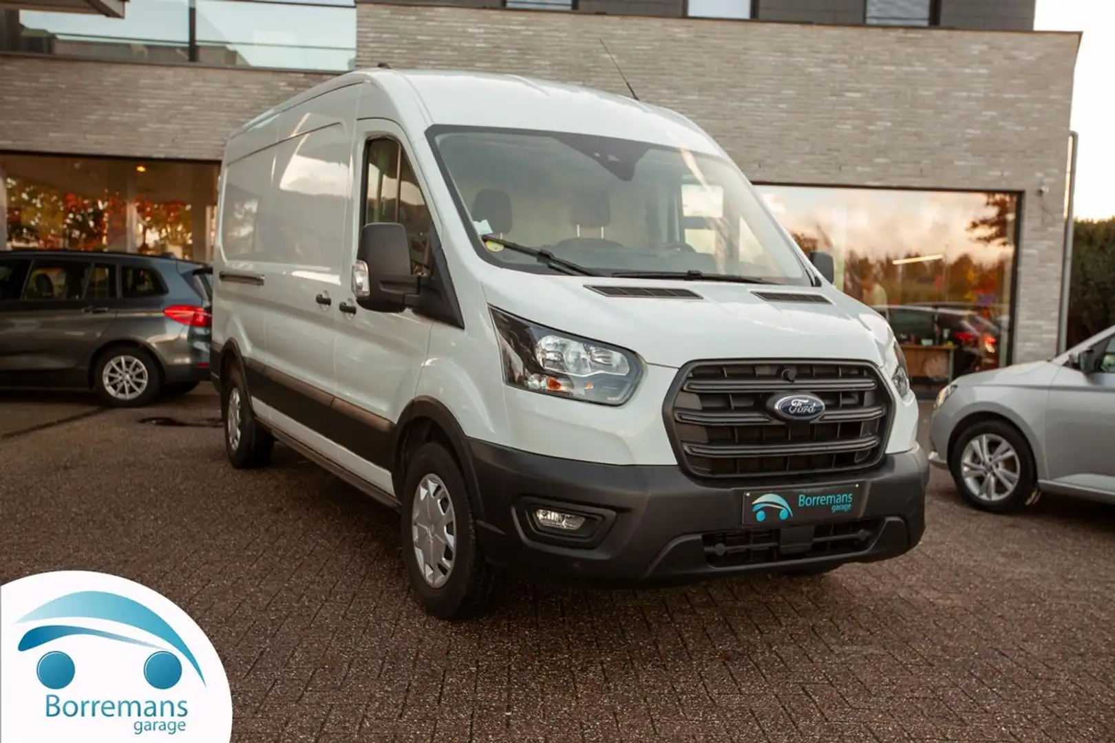 Ford Transit 2T 330 L3H2 ecoblue 130 trend business Blanc - 1