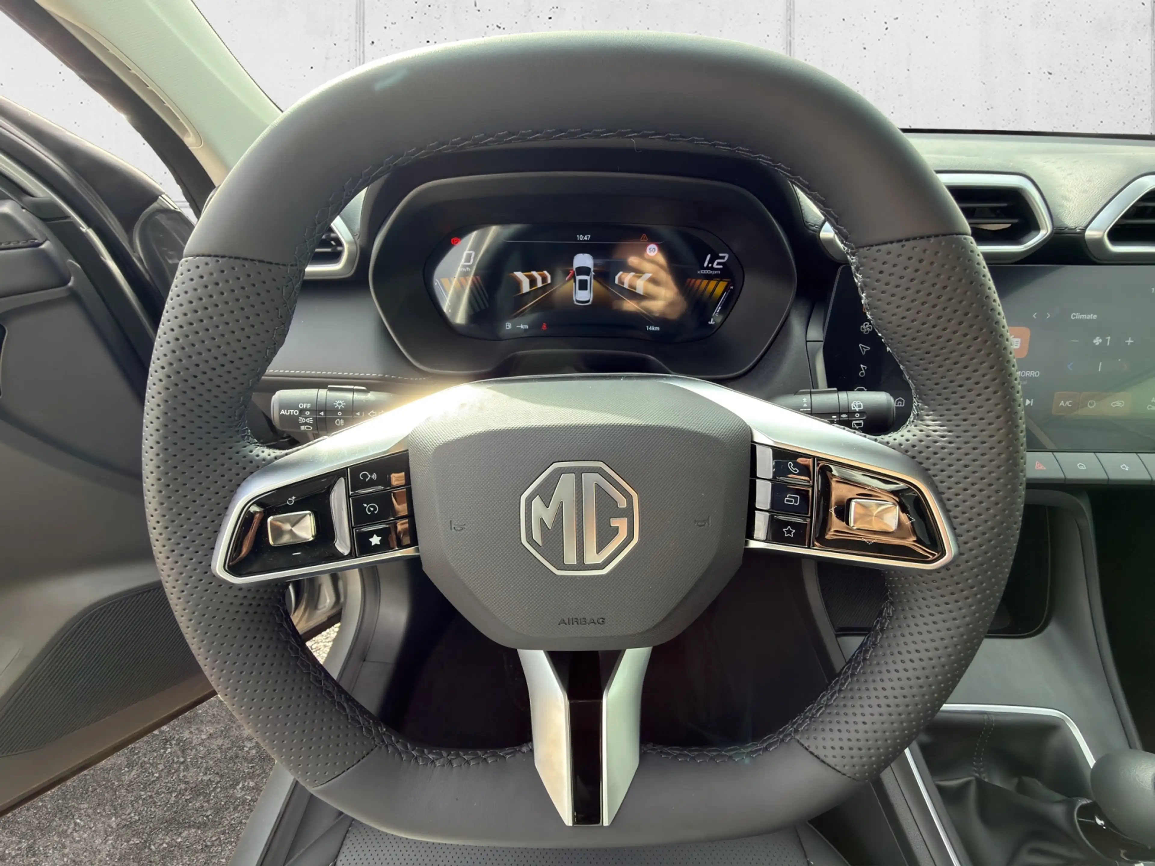 MG ZS Benzin+ Deluxe FWD 5tg. — photo 2
