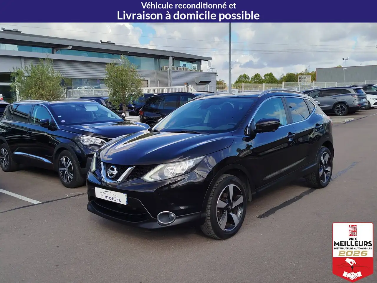 Nissan Qashqai DIG-T 115 Connect Edition +Attelage +Toit — photo 1 of 15