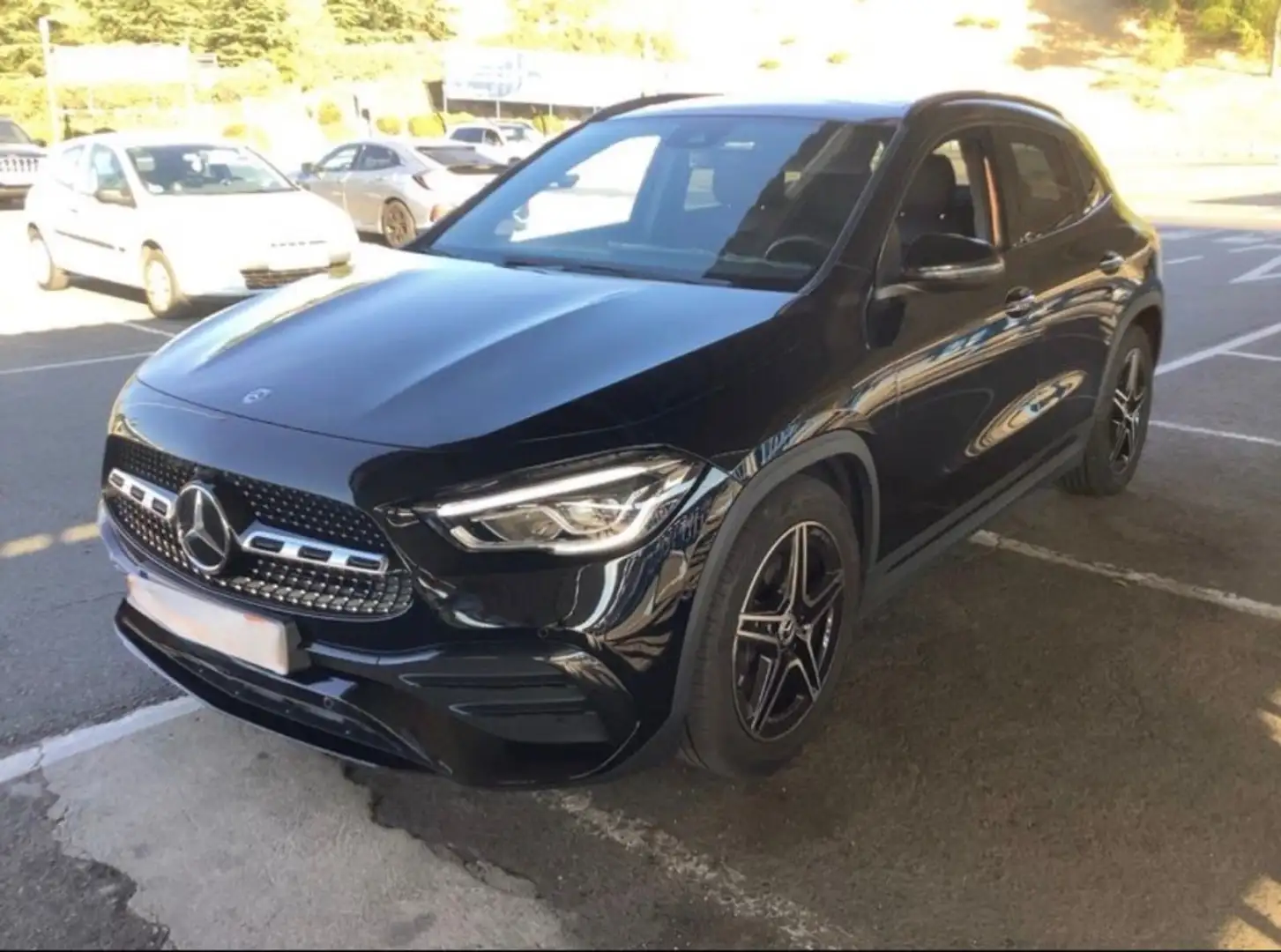 Mercedes-Benz GLA 200 200d 8G-DCT Noir - 1