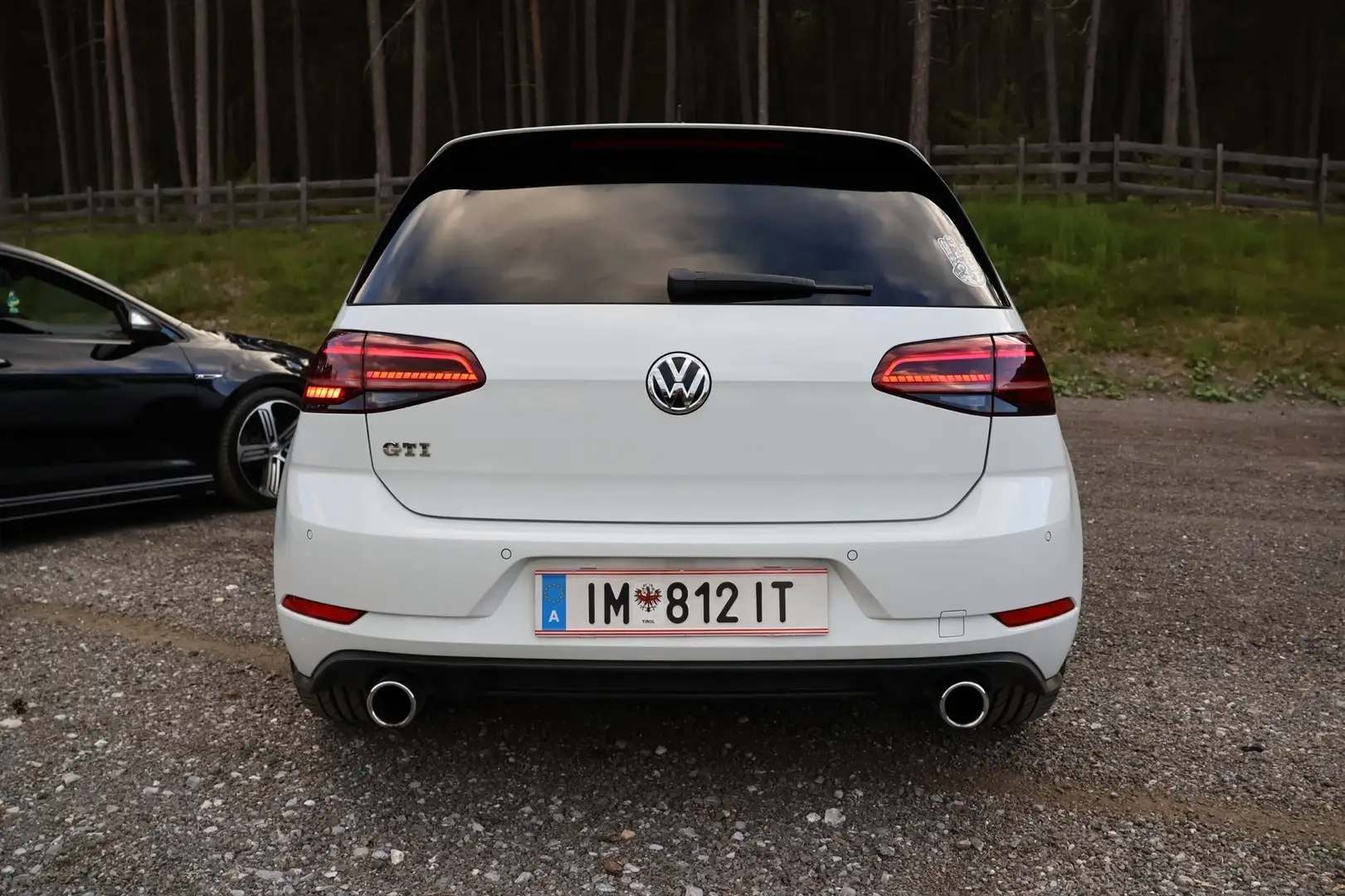 Volkswagen Golf GTI 2,0 TSI Performance DSG Weiß - 2