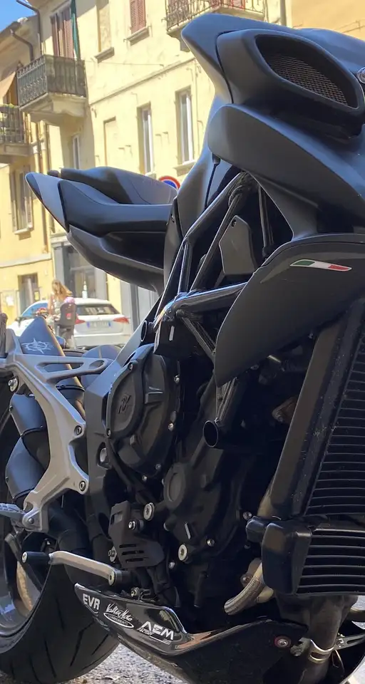 MV Agusta Brutale 800