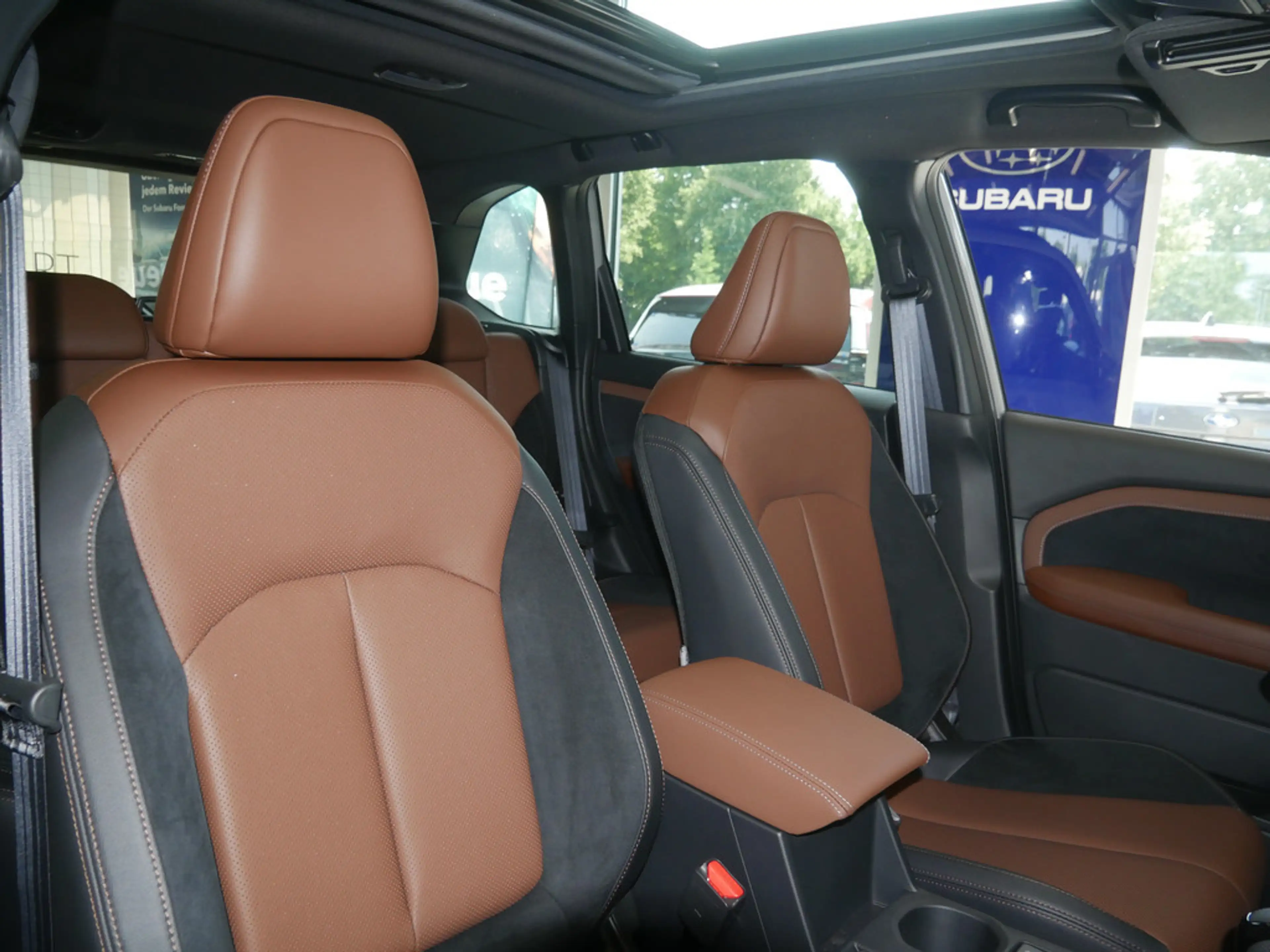 Subaru Forester 2.0ie Platinum H/K ACC LED PANO 360° — photo 15