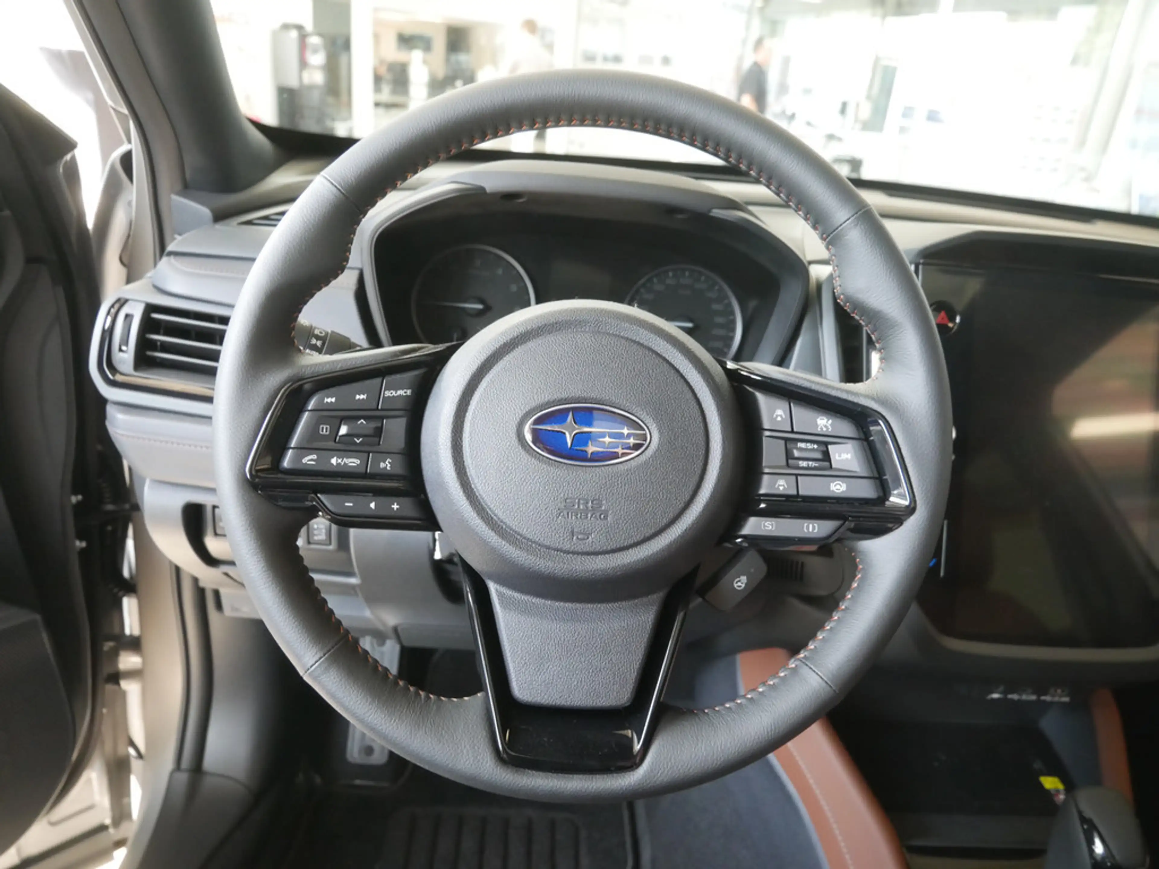 Subaru Forester 2.0ie Platinum H/K ACC LED PANO 360° — photo 8