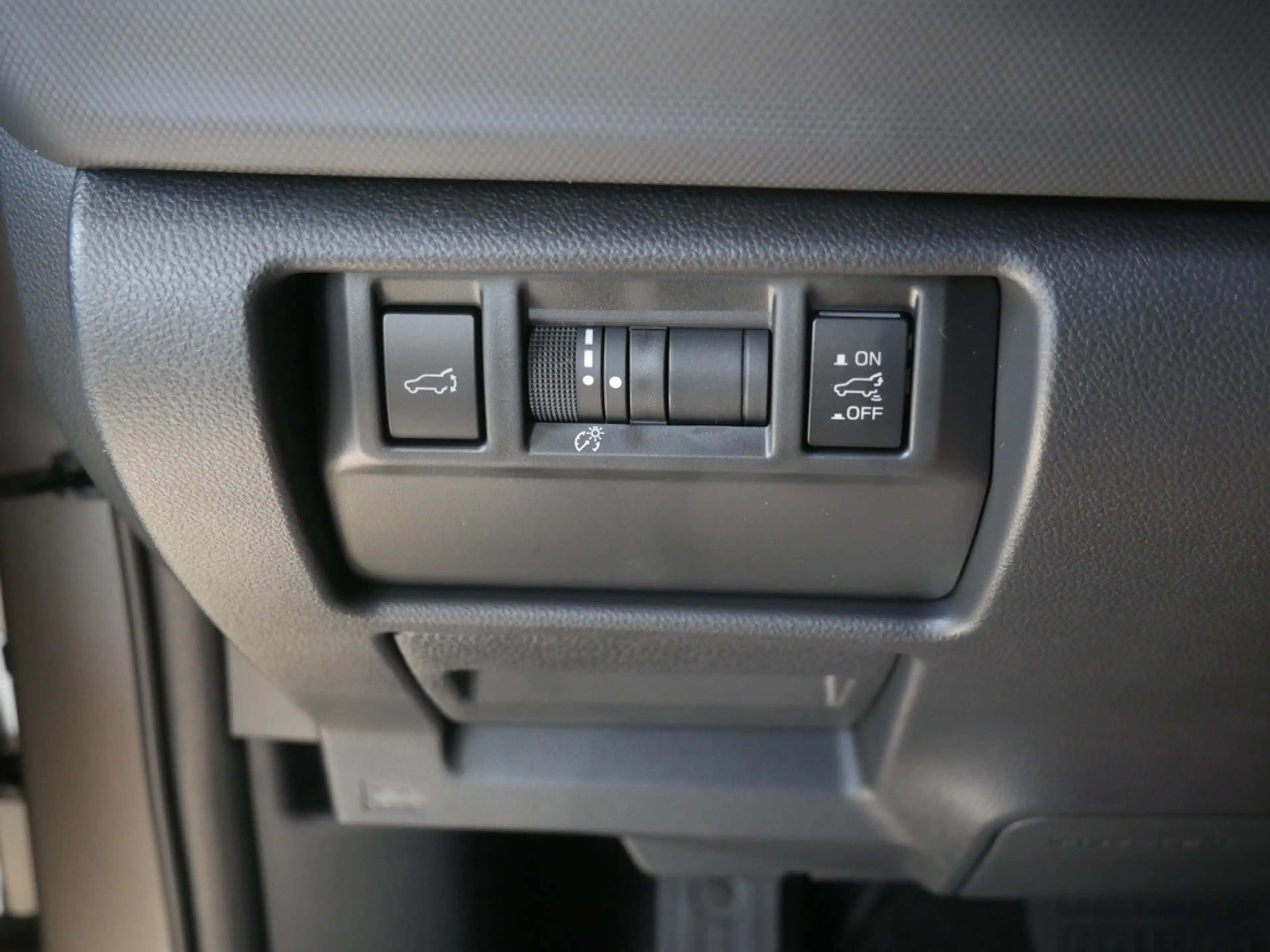 Subaru Forester 2.0ie Platinum H/K ACC LED PANO 360° — photo 13