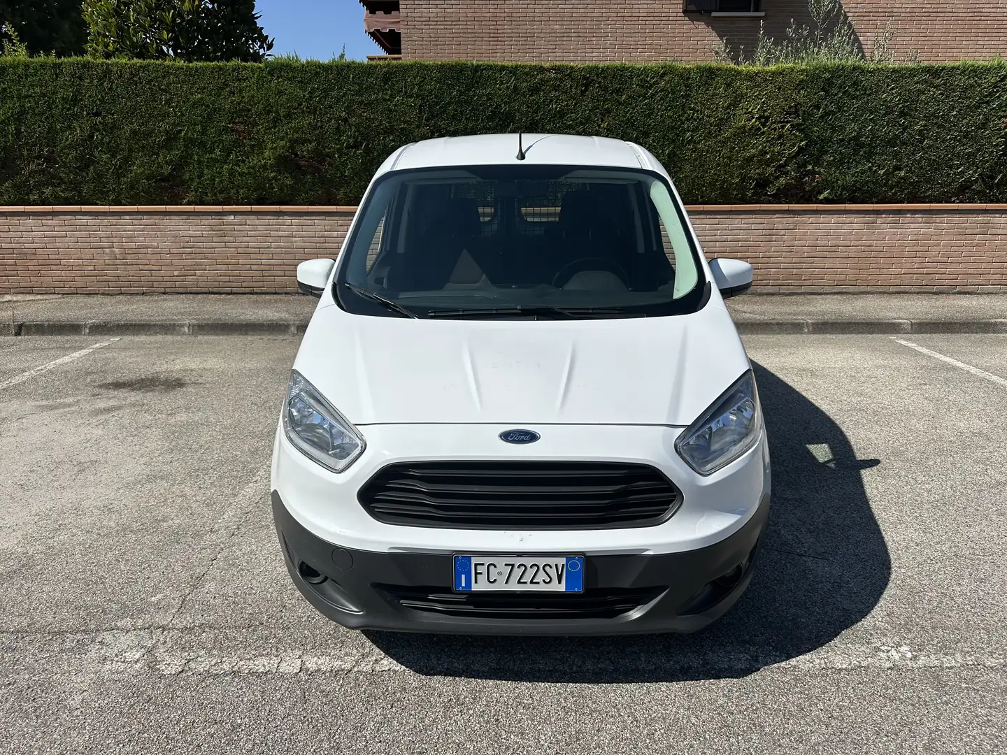 Ford Transit Courier Bianco - 2