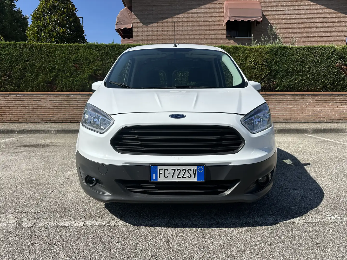 Ford Transit Courier Bianco - 1