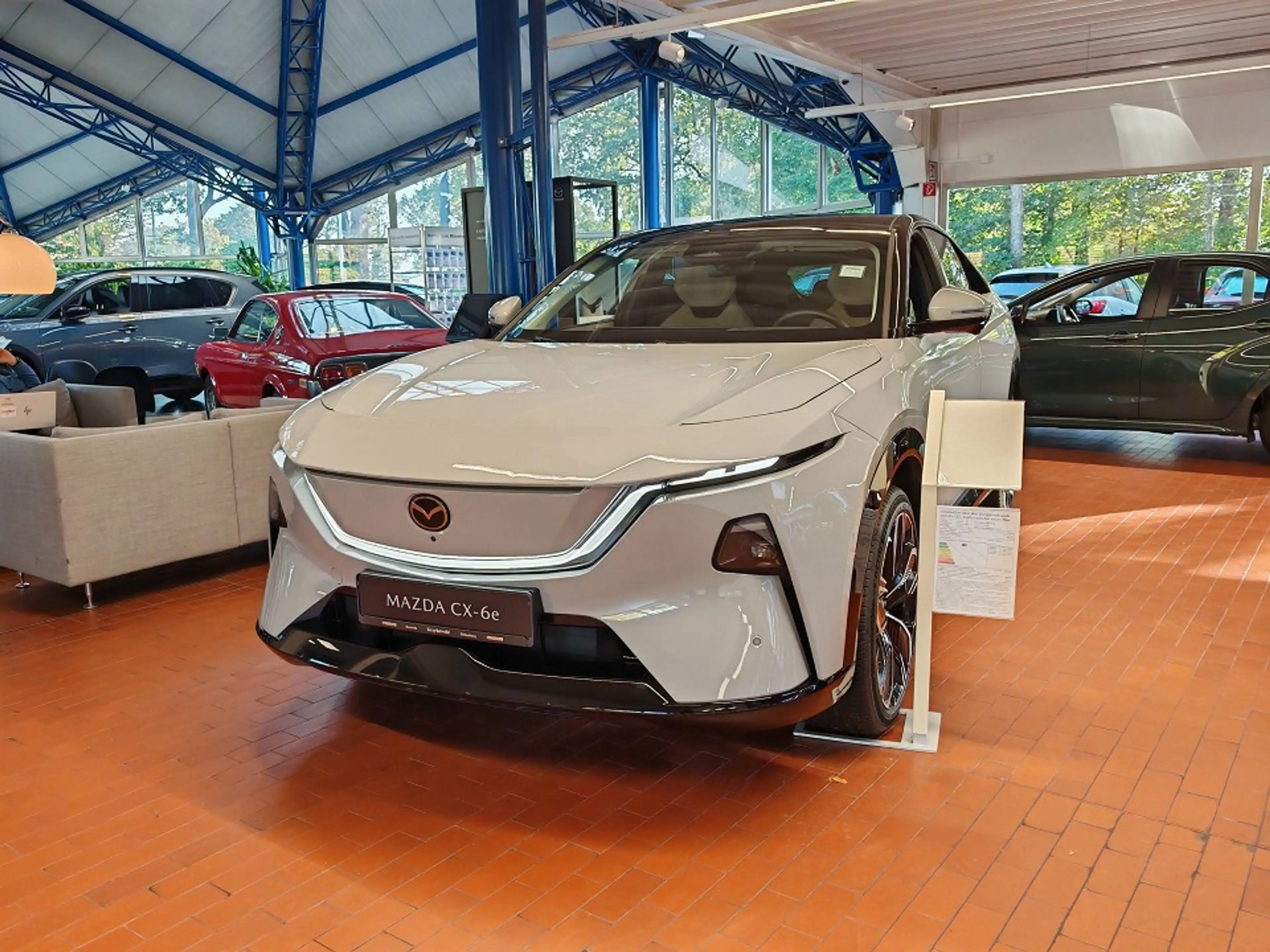 Mazda CX-6e EV 258ps