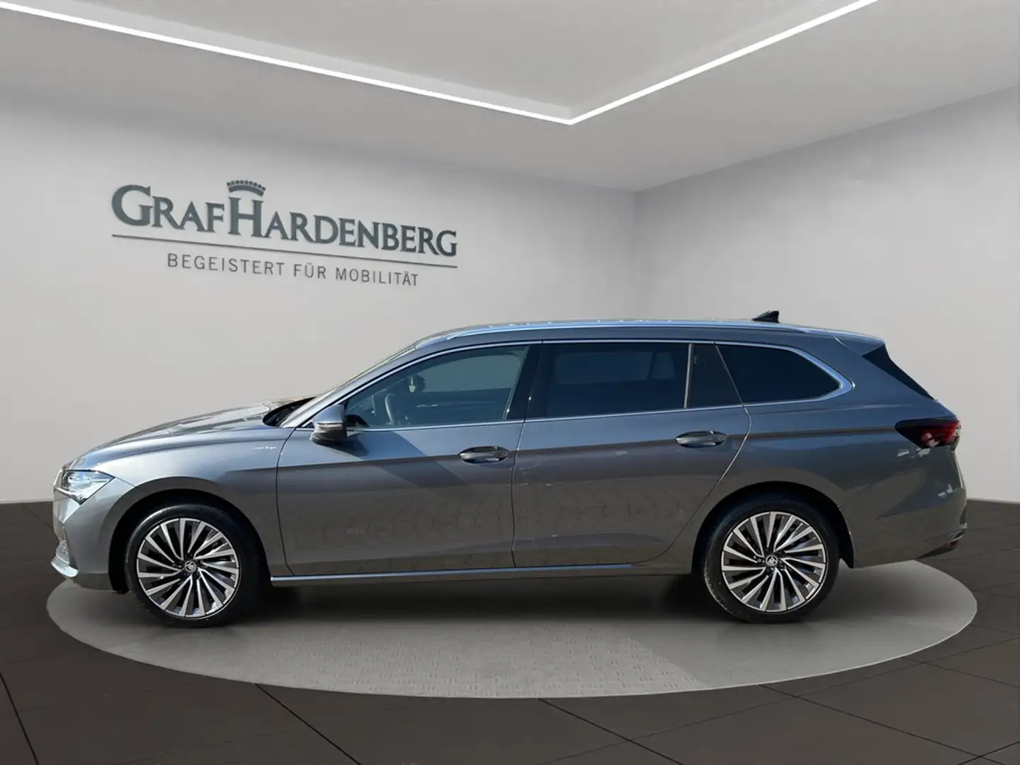 Skoda Superb Combi L&K 2.0 TDI DSG Grau - 2