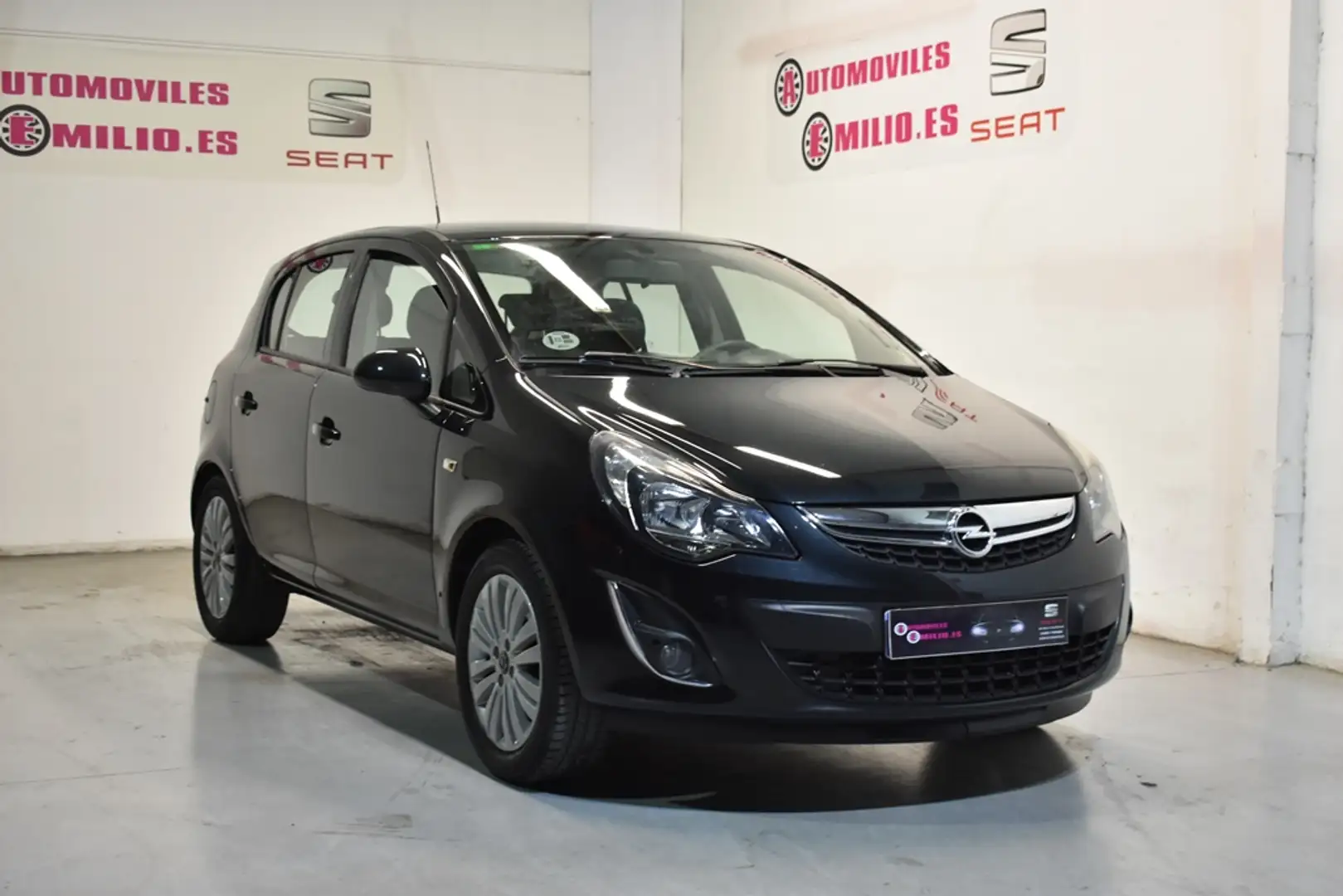 Opel Corsa 1.3CDTi Color Edition Schwarz - 1