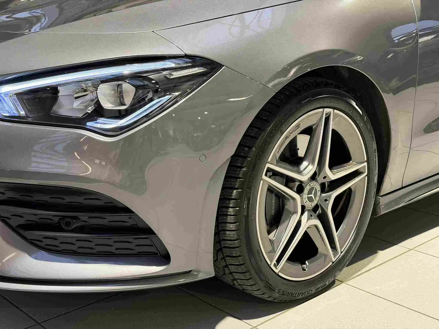 Mercedes-Benz CLA 200 4Matic AMG LINE LED HP MBUX KEYLESS GO Gris - 2