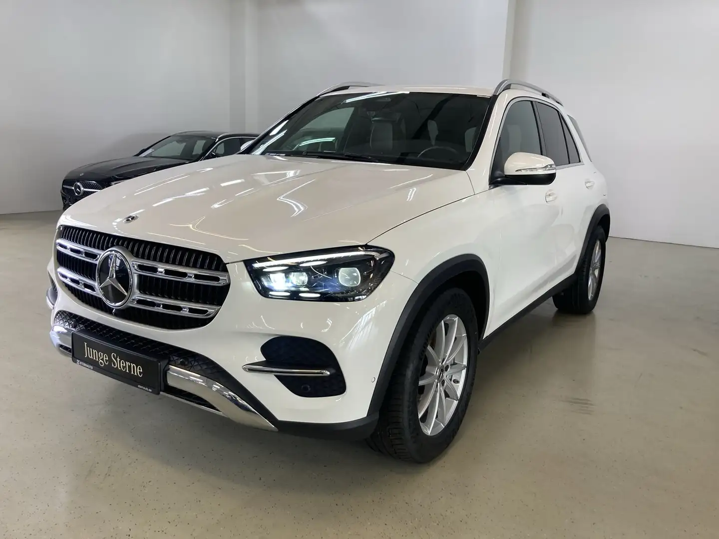 Mercedes-Benz GLE 350 GLE 350 de 4MATIC Airmatic AHK Multibeam DAB RüCam Spur Weiß - 2