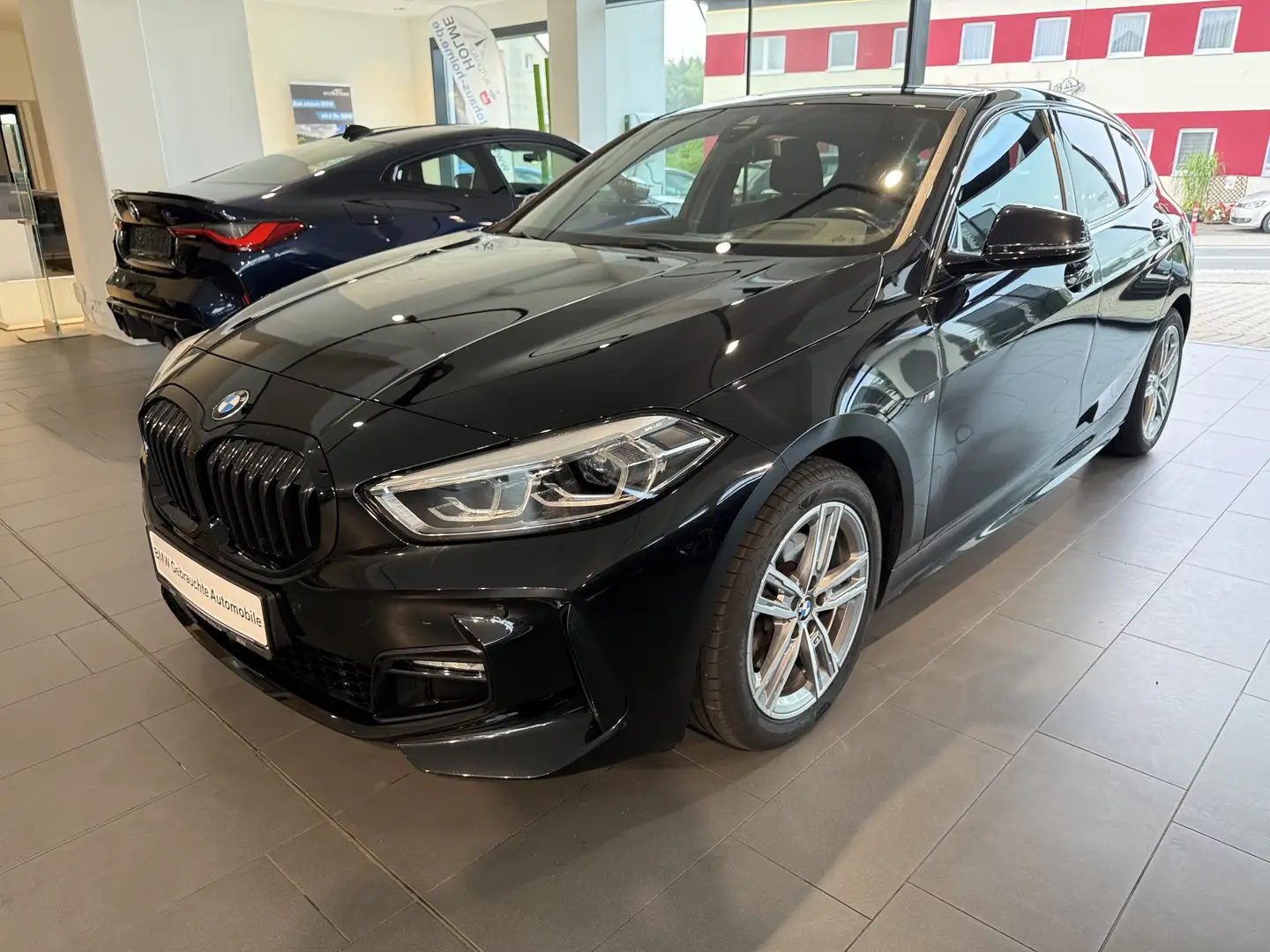 BMW 118 i M Sport Head-Up HiFi DAB LED WLAN Tempomat Zwart - 1