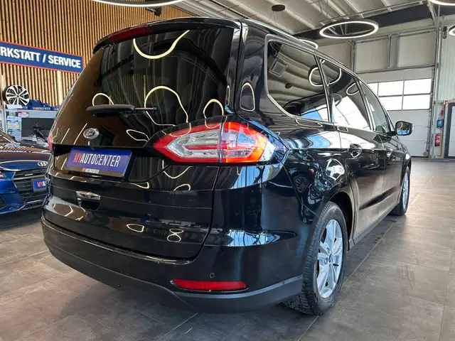 Ford Galaxy view 2