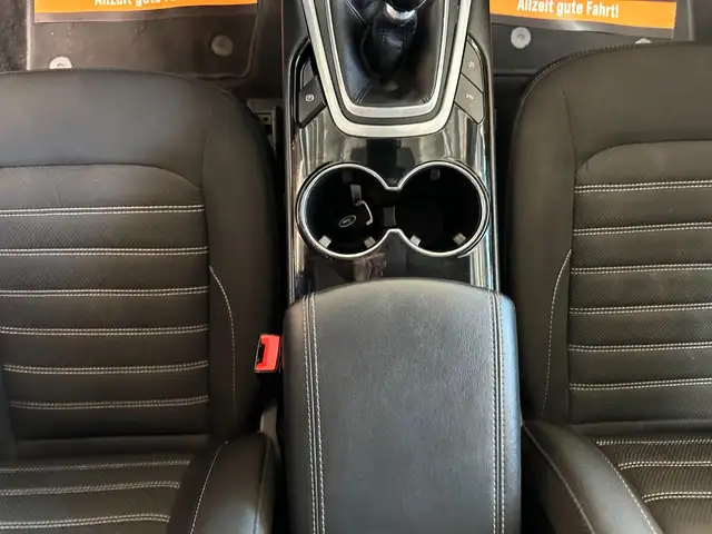 Ford Galaxy view 10