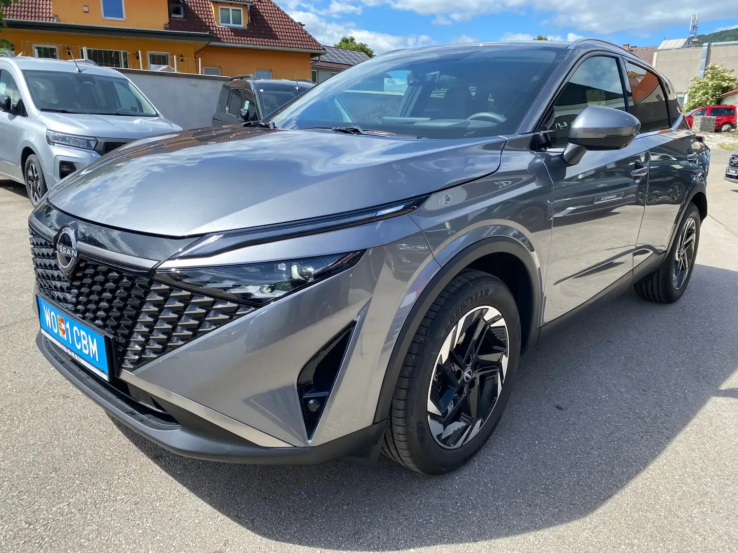 Nissan Qashqai 1,3 DIG-T MHEV 4x4 N-Connecta+ Xtronic Grau - 2
