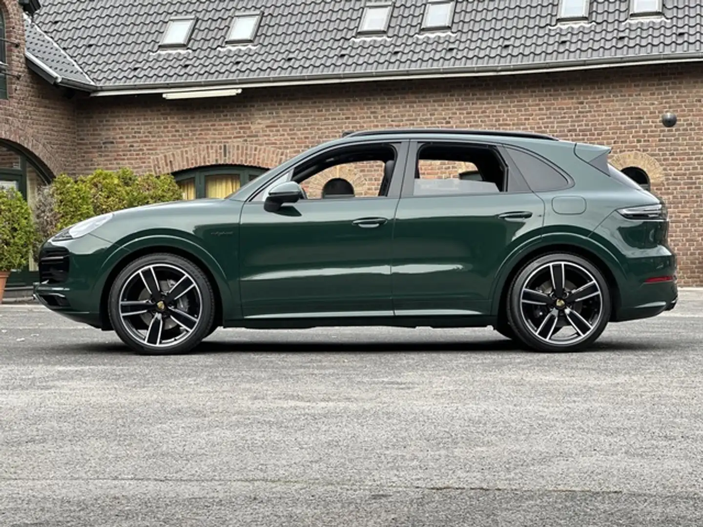 Porsche Cayenne E-Hybrid Platinum Edition SPORTDESIGN-PAKET*22 CLA Grün - 1