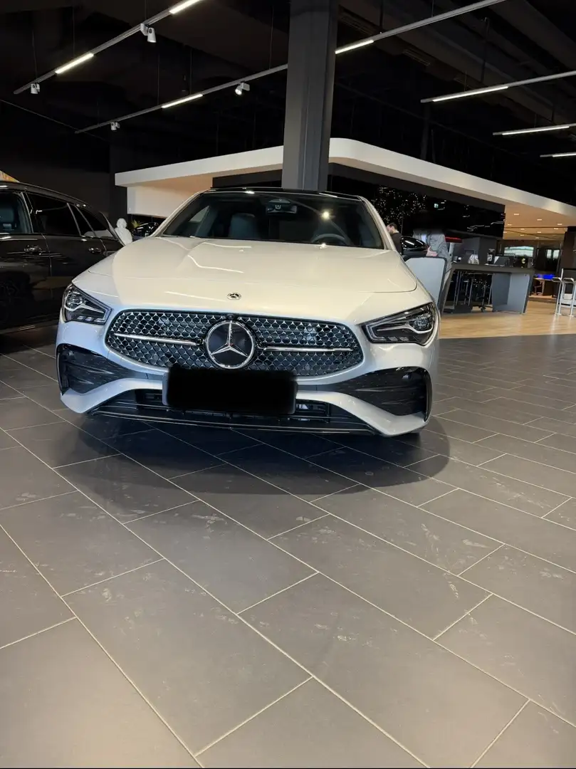 Mercedes-Benz CLA 180 Coupé EZ 11/2025; 2.900km; Preis VB Grau - 2