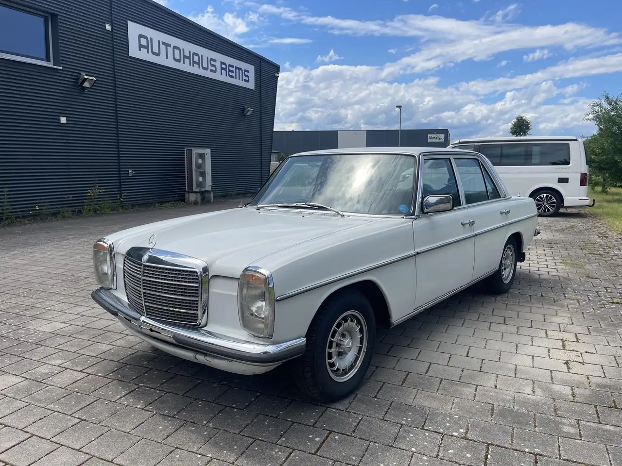 Mercedes-Benz 200 /8 Automatik, H-Kennzeichen, Chrompaket, foto 7