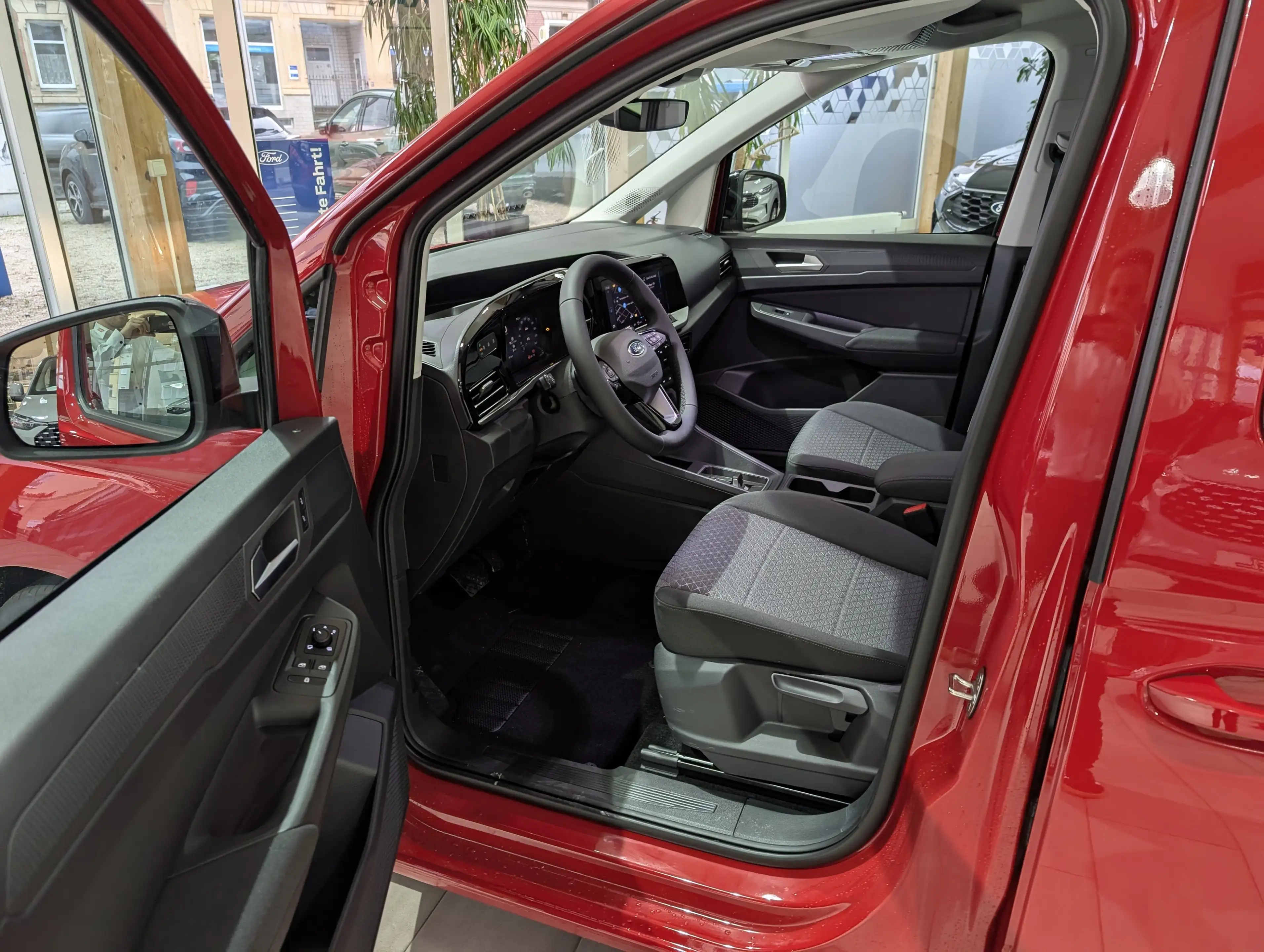 Ford Tourneo Connect Tourneo Grand Connect Tit. 2,0l 7-Sitze AT/AHK — photo 9
