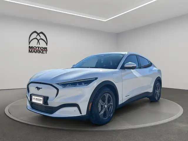 Ford Mustang Mach-e electrico standard range auto