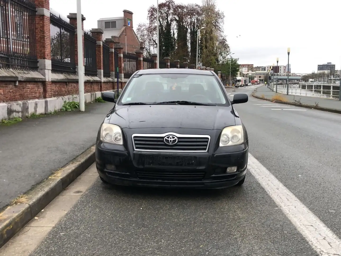 Toyota Avensis 1.6i VVT-i 16v Linea Sol - 2