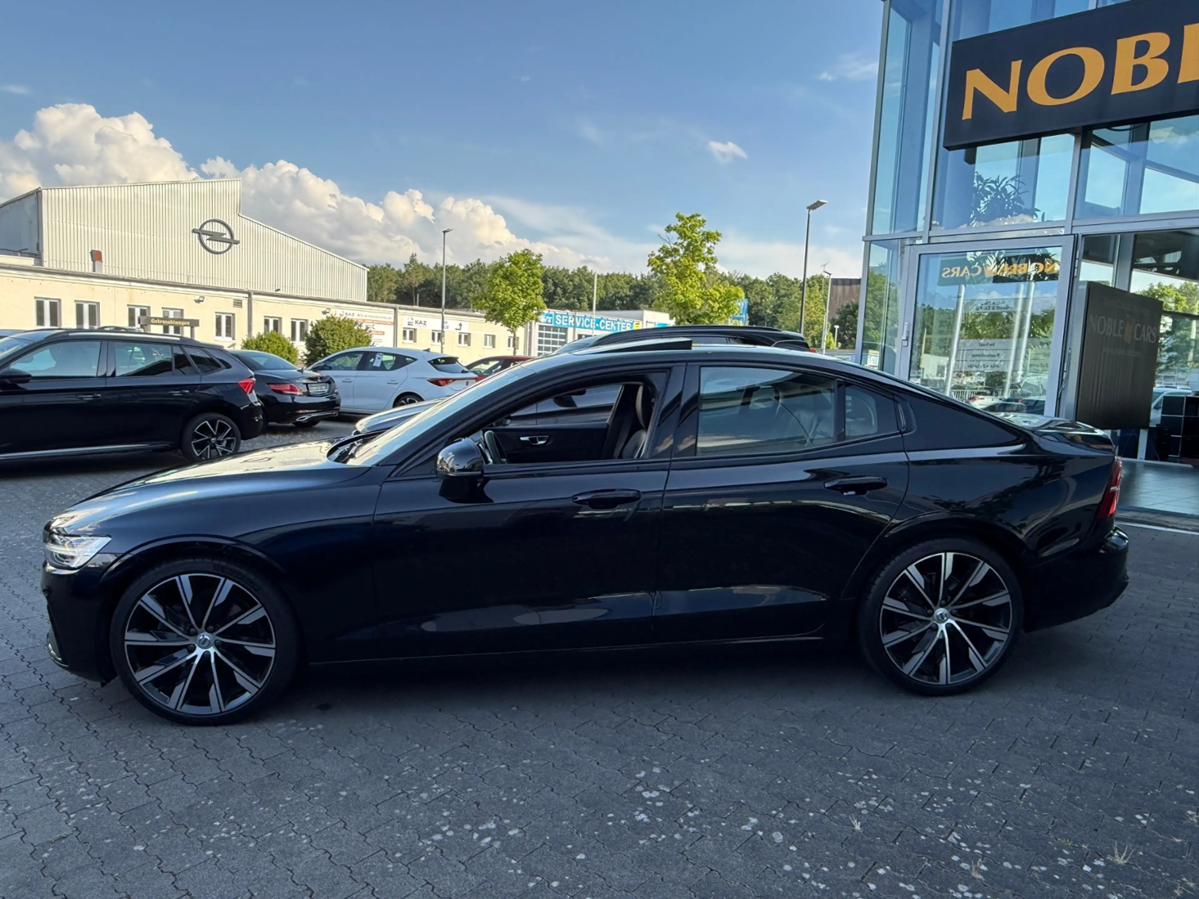 Volvo S60 Lim. Plus Dark PANO H/K LED 20" — photo 5