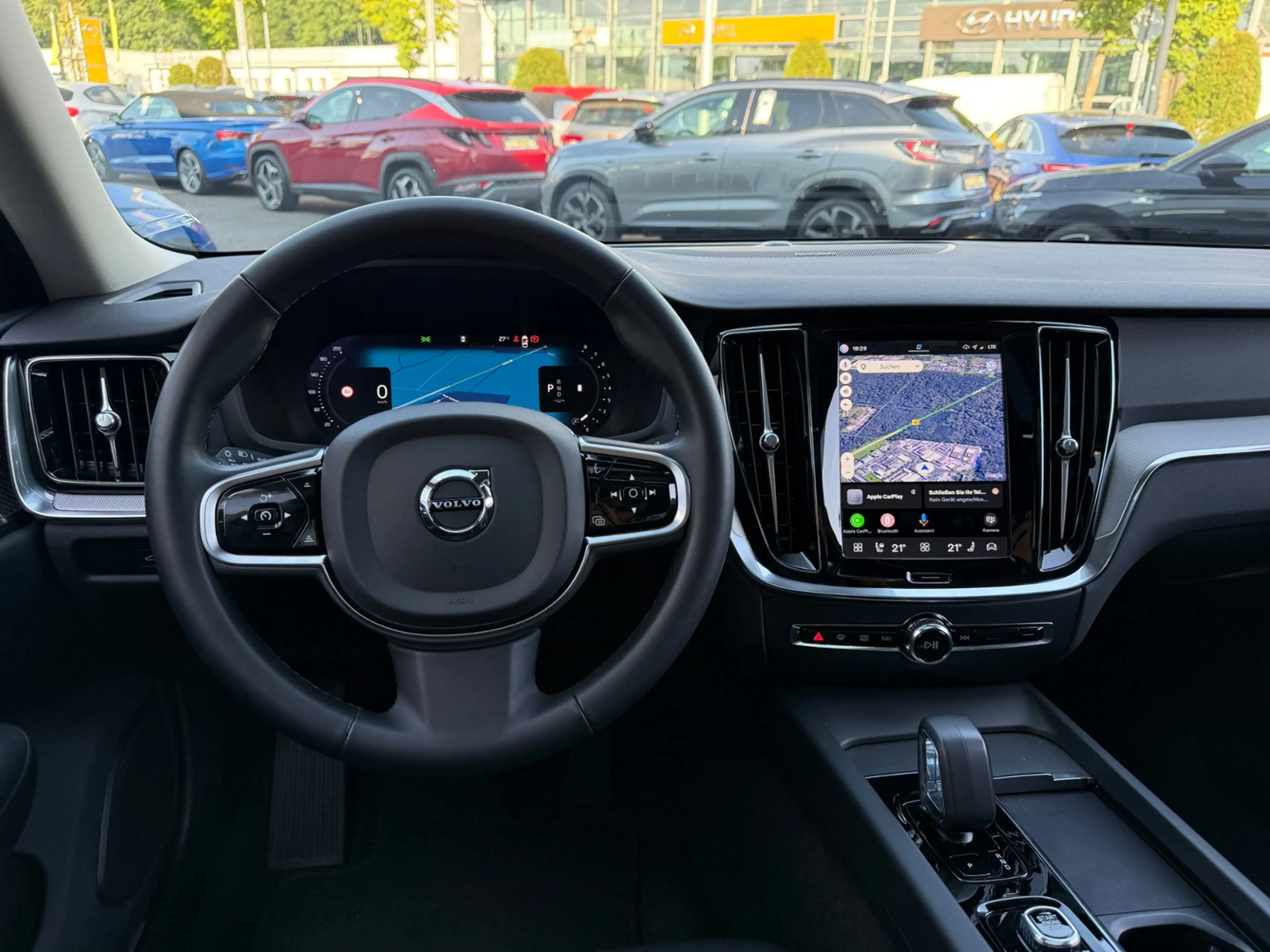 Volvo S60 Lim. Plus Dark PANO H/K LED 20" — photo 14