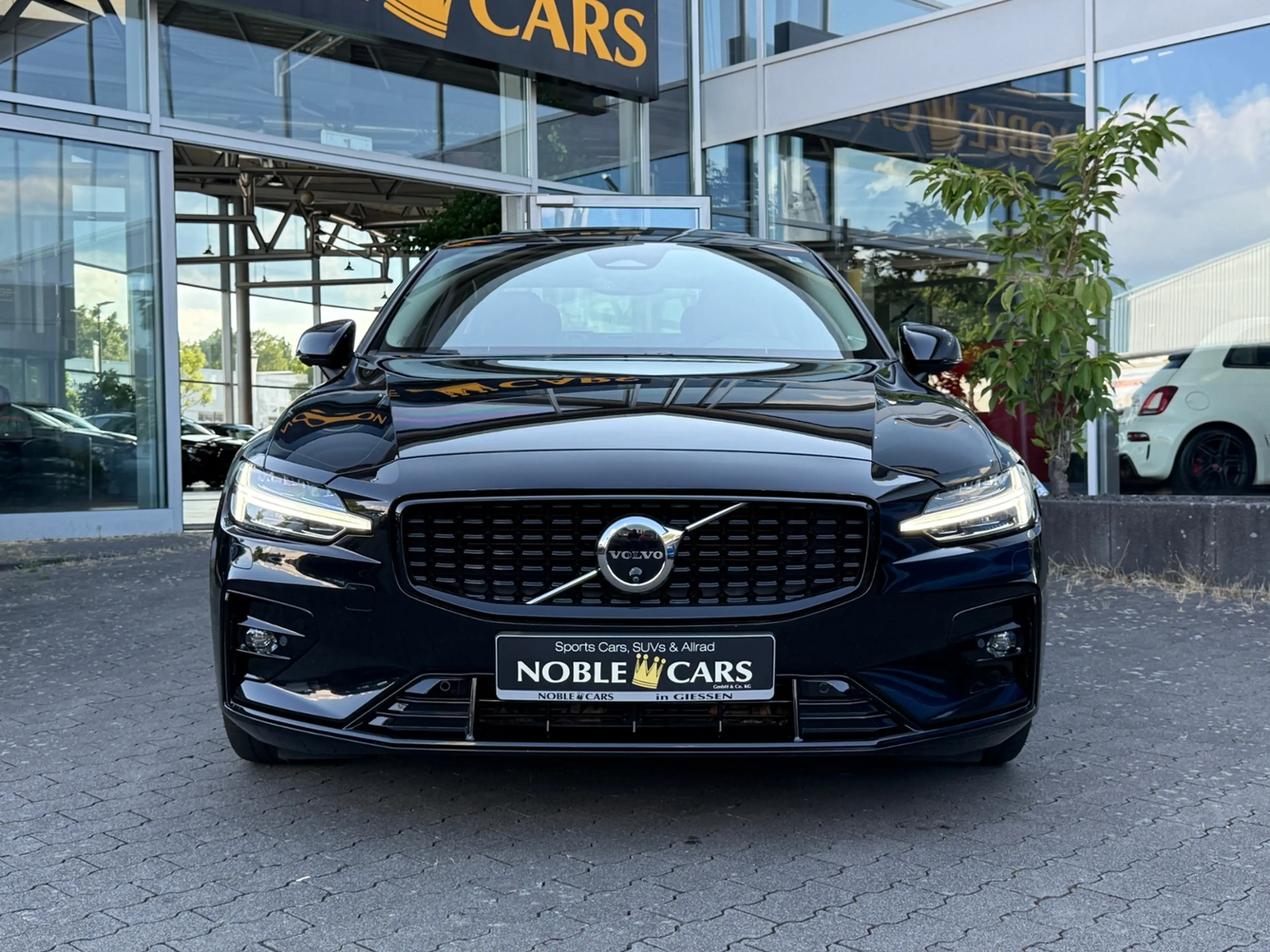 Volvo S60 Lim. Plus Dark PANO H/K LED 20" — photo 3