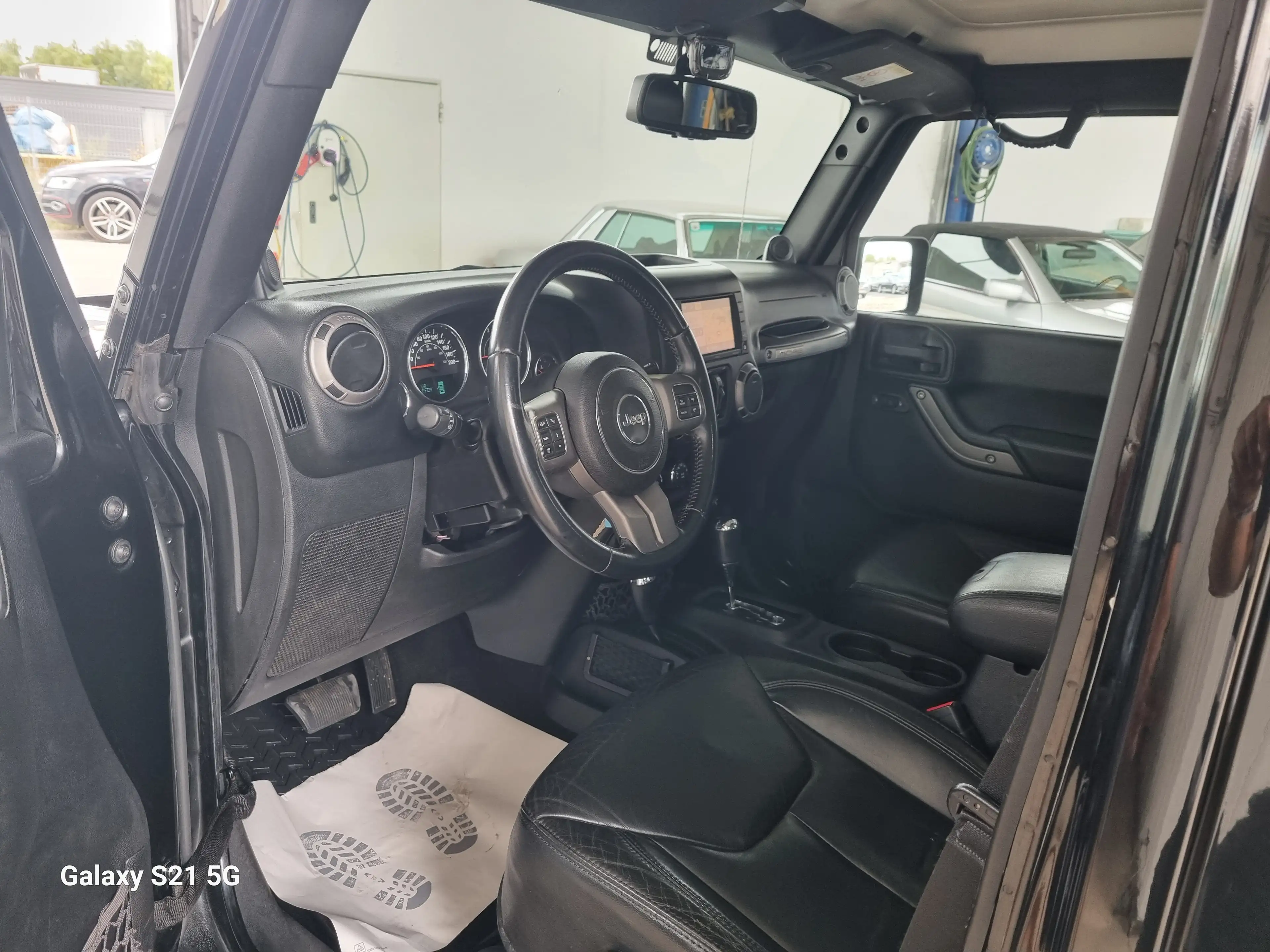 Jeep Wrangler 2,8 CRDi MOAB Sahara Soft/Hardtop - Topzustand! — photo 11