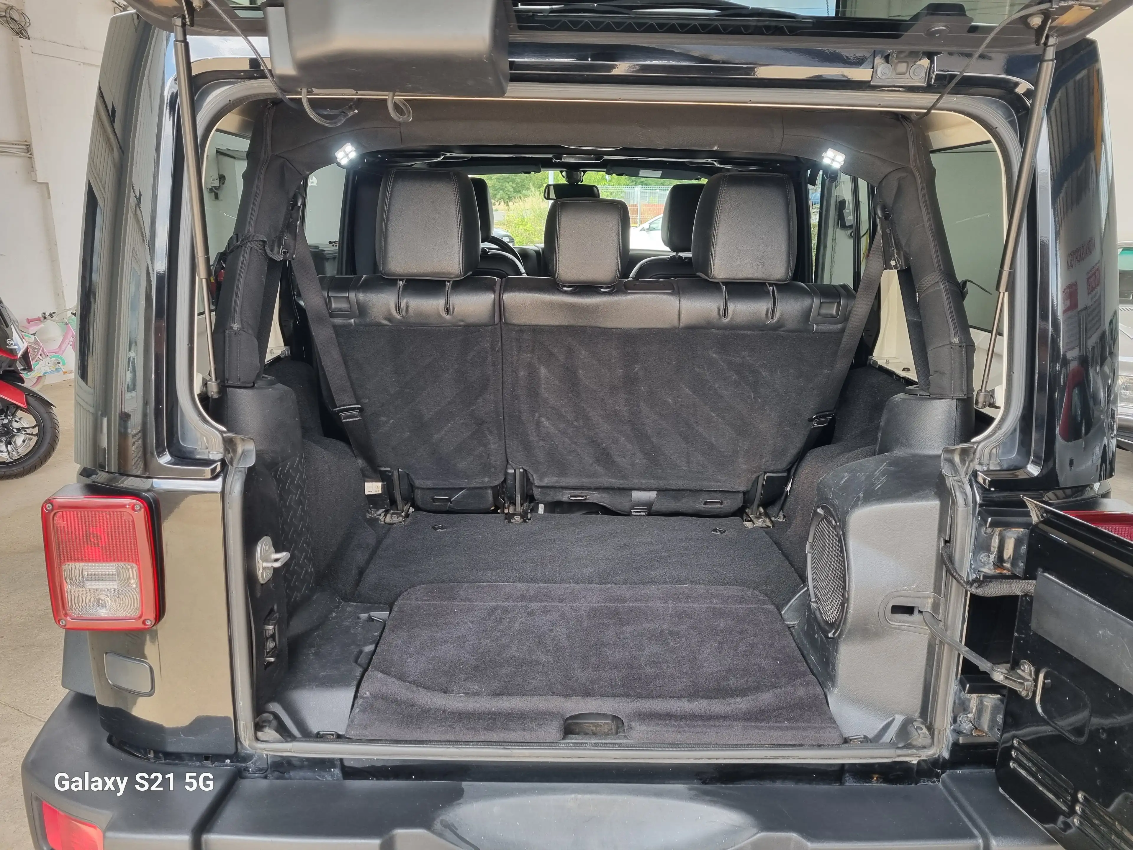 Jeep Wrangler 2,8 CRDi MOAB Sahara Soft/Hardtop - Topzustand! — photo 9