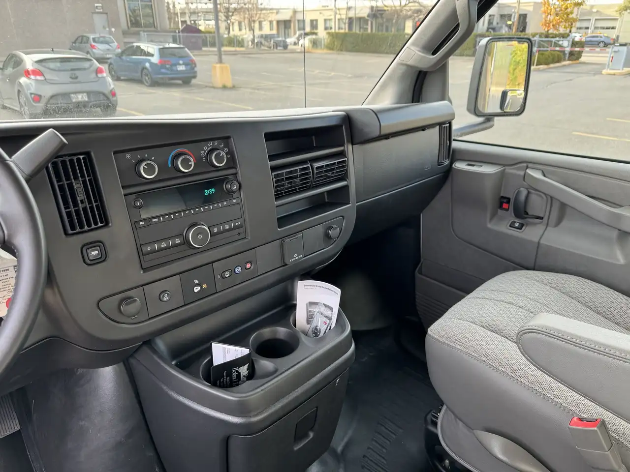 Chevrolet Express 4500 снимка Chevrolet Express 4500