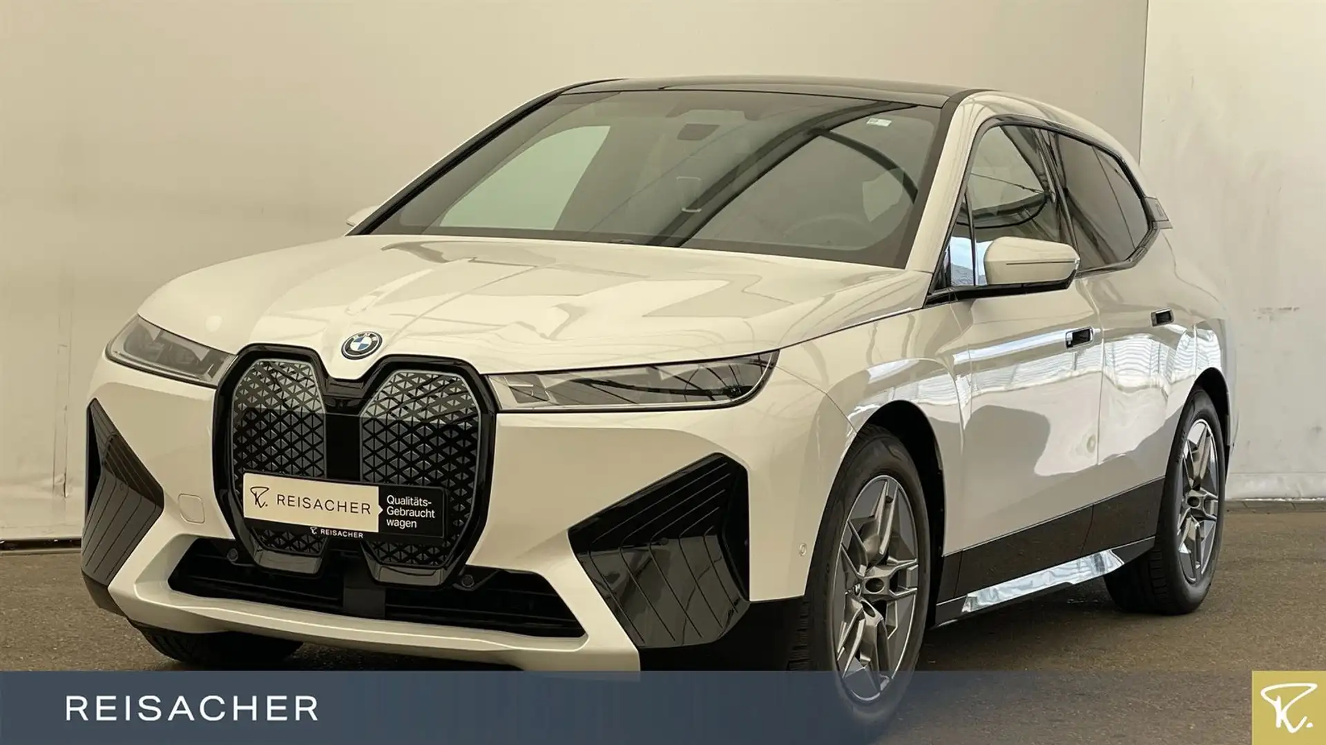 BMW iX xDr. 50 Sportpaket SkyLou AHK DAProf Leder HK Weiß - 1