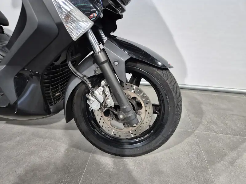 Yamaha X-Max 250 - foto 3