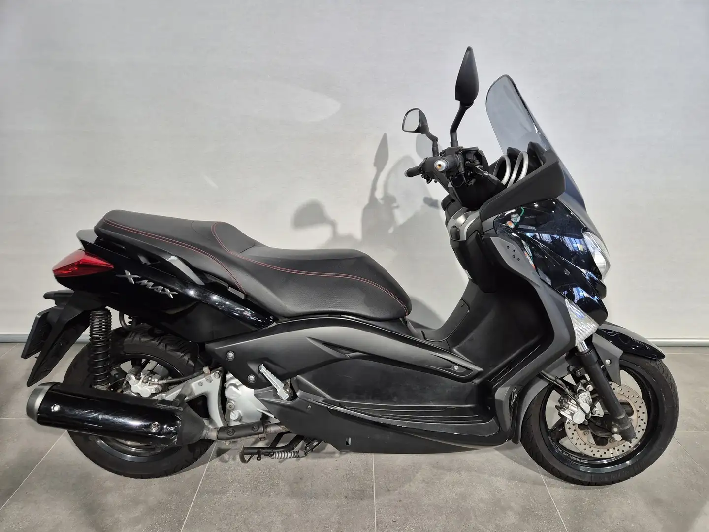 Yamaha X-Max 250 Zwart - 1