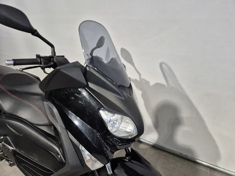 Yamaha X-Max 250 - foto 2