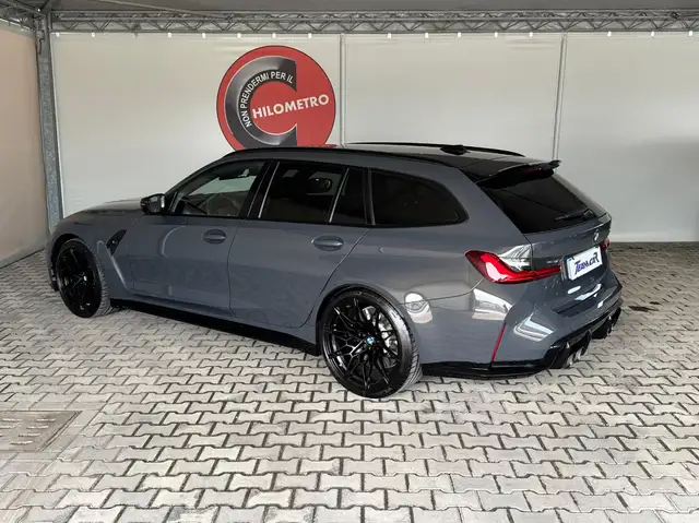 BMW M3 view 3