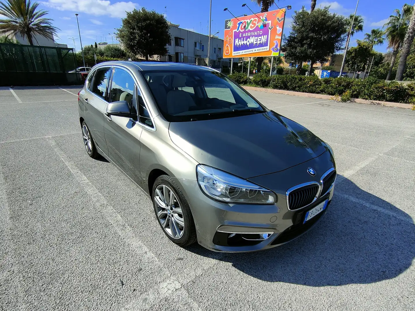 BMW 225 225xe Active Tourer iPerformance Luxury Hybrid Beige - 1