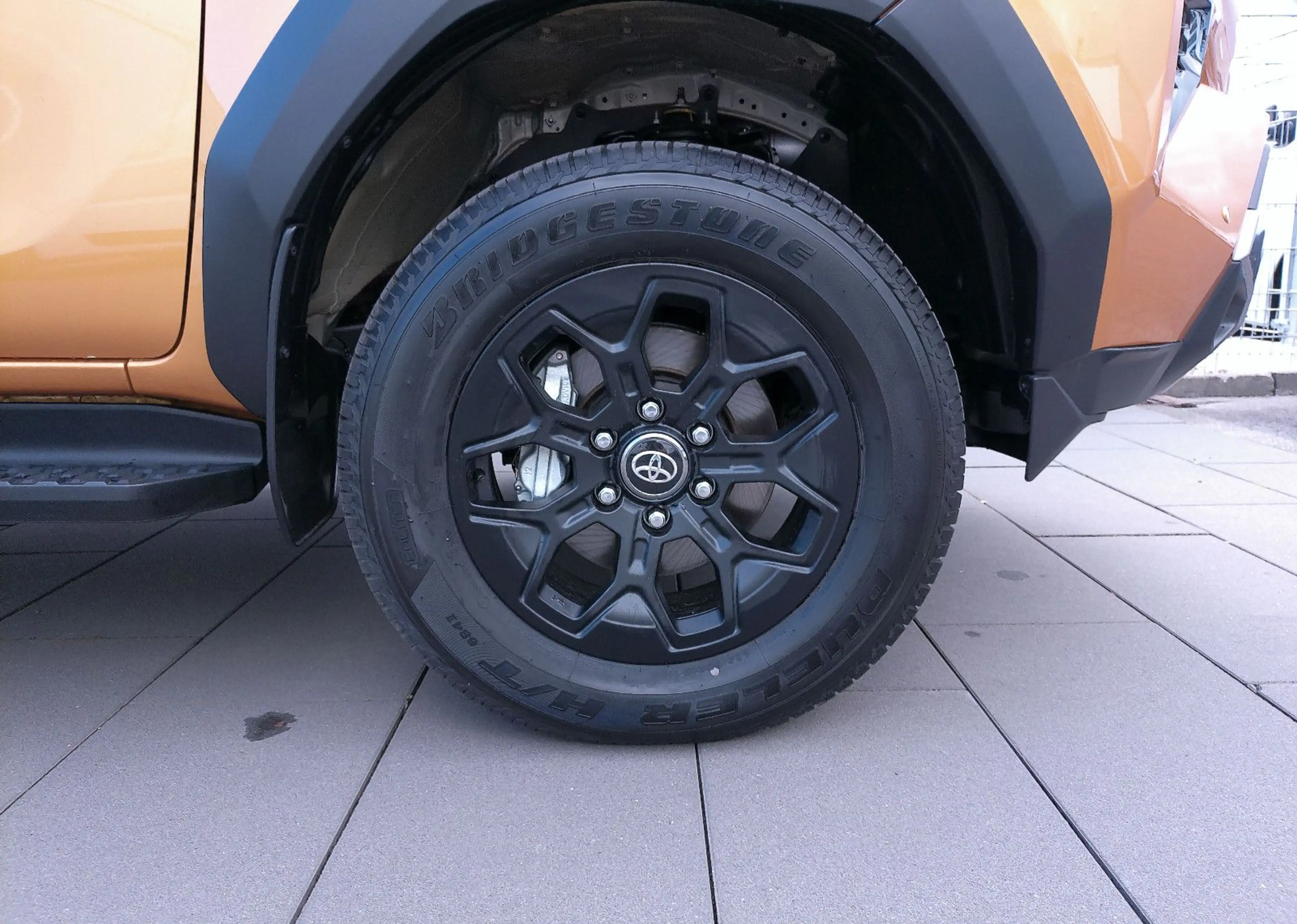 Toyota Hilux Double Cab Invincible — photo 6