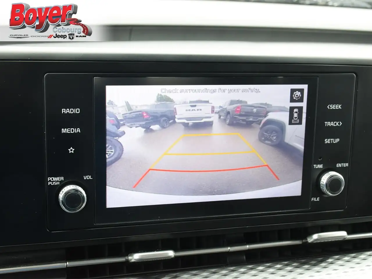 Kia Carnival снимка Kia Carnival