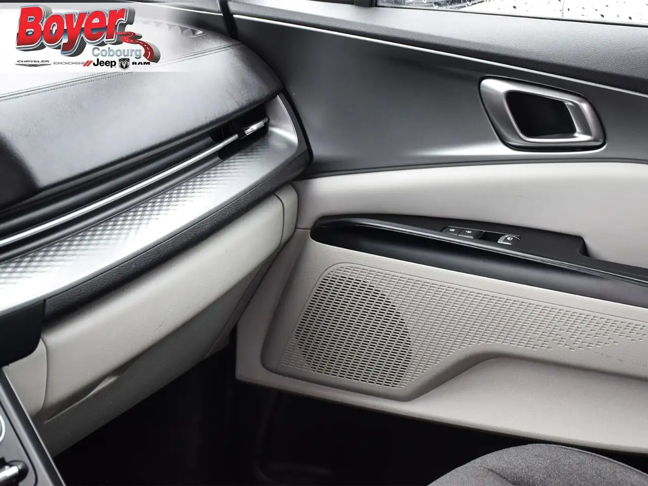 Kia Carnival снимка Kia Carnival