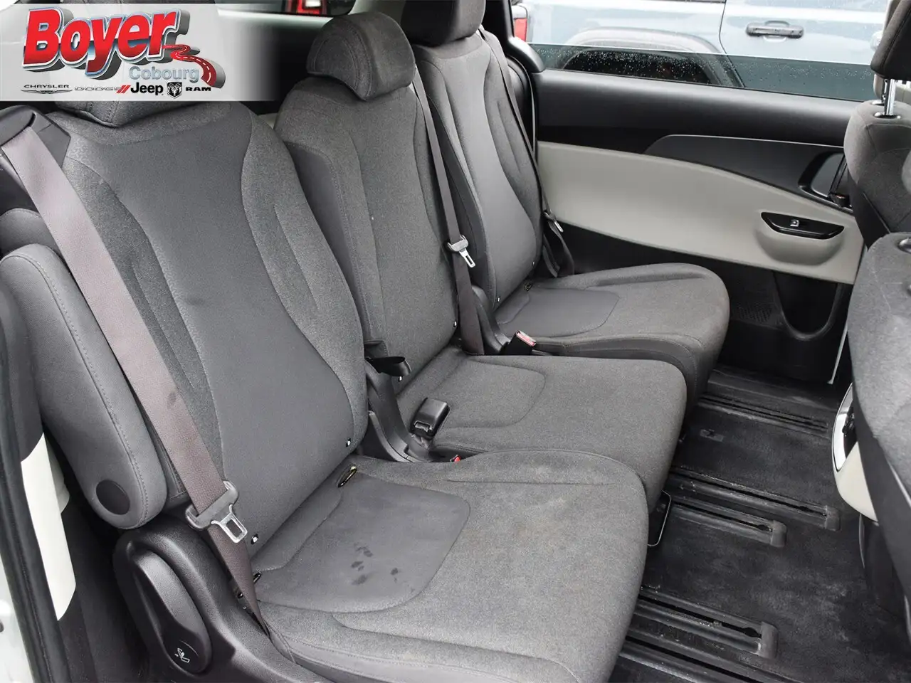 Kia Carnival снимка Kia Carnival