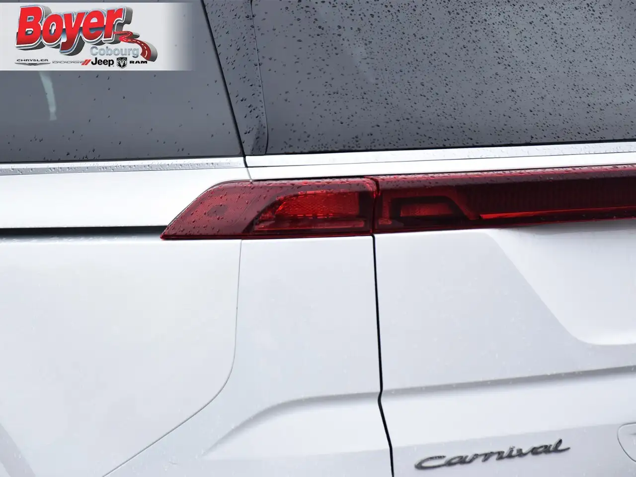 Kia Carnival снимка Kia Carnival