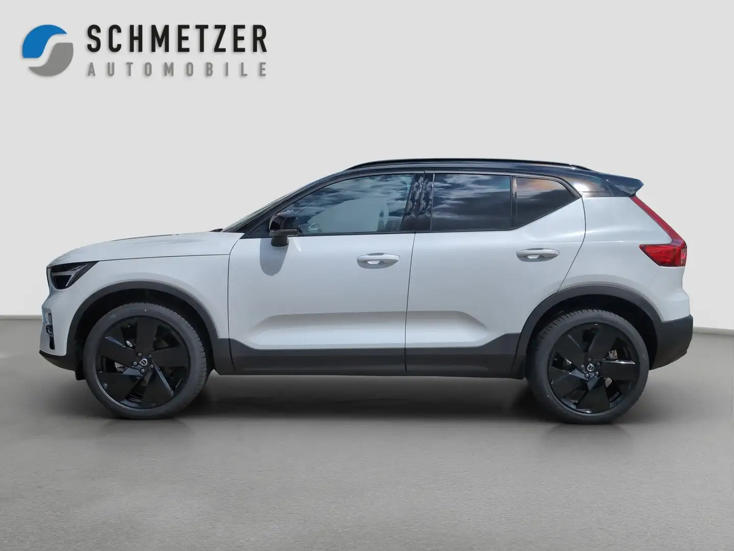 Volvo XC40 +Black+Edition+B3+Plus+Alarm+HarmanK+Kamera+ Weiß - 2